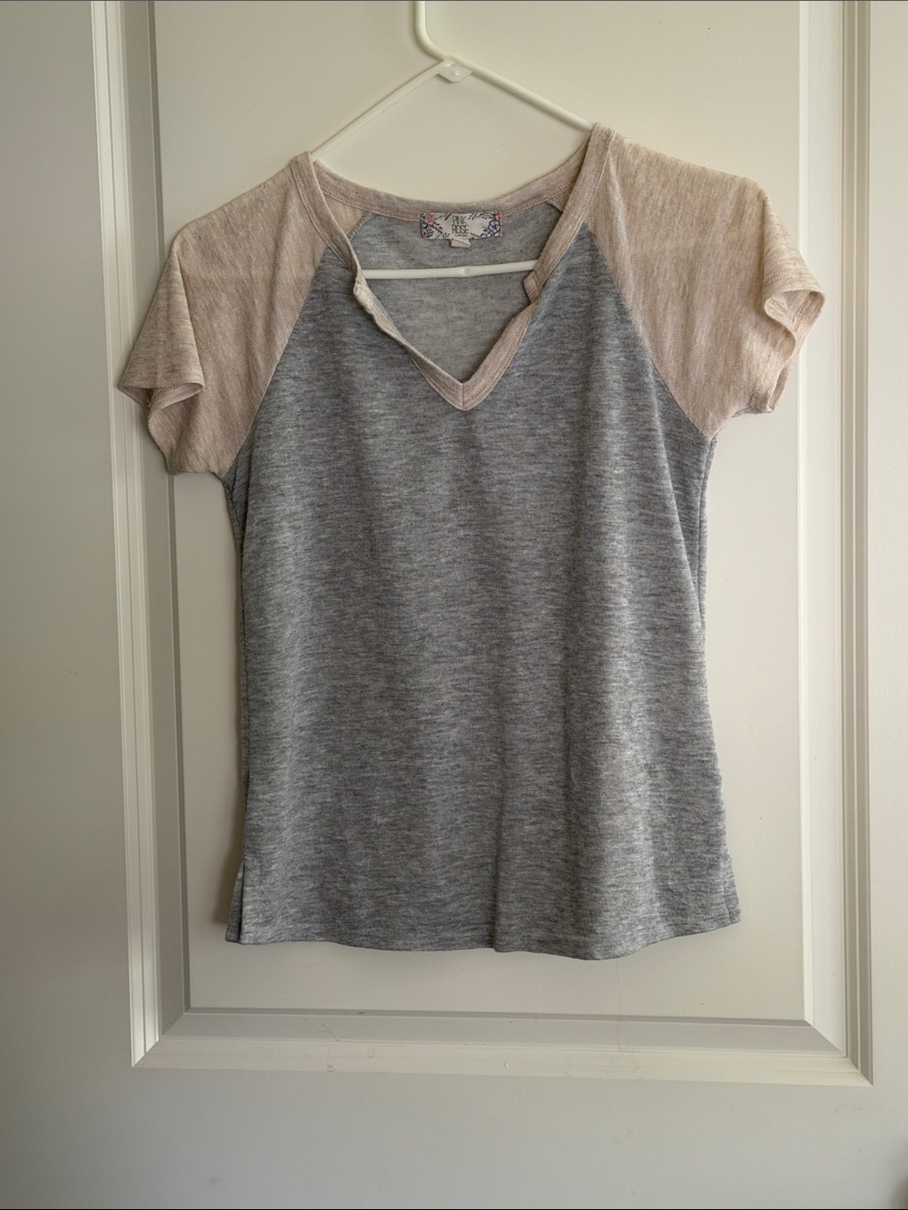 Pink Rose Two-Tone V-Neck Raglan Tee - Gray and Cream